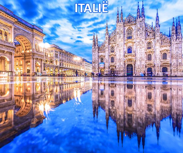 Italië Milaan – Duomo kathedraal bij nacht